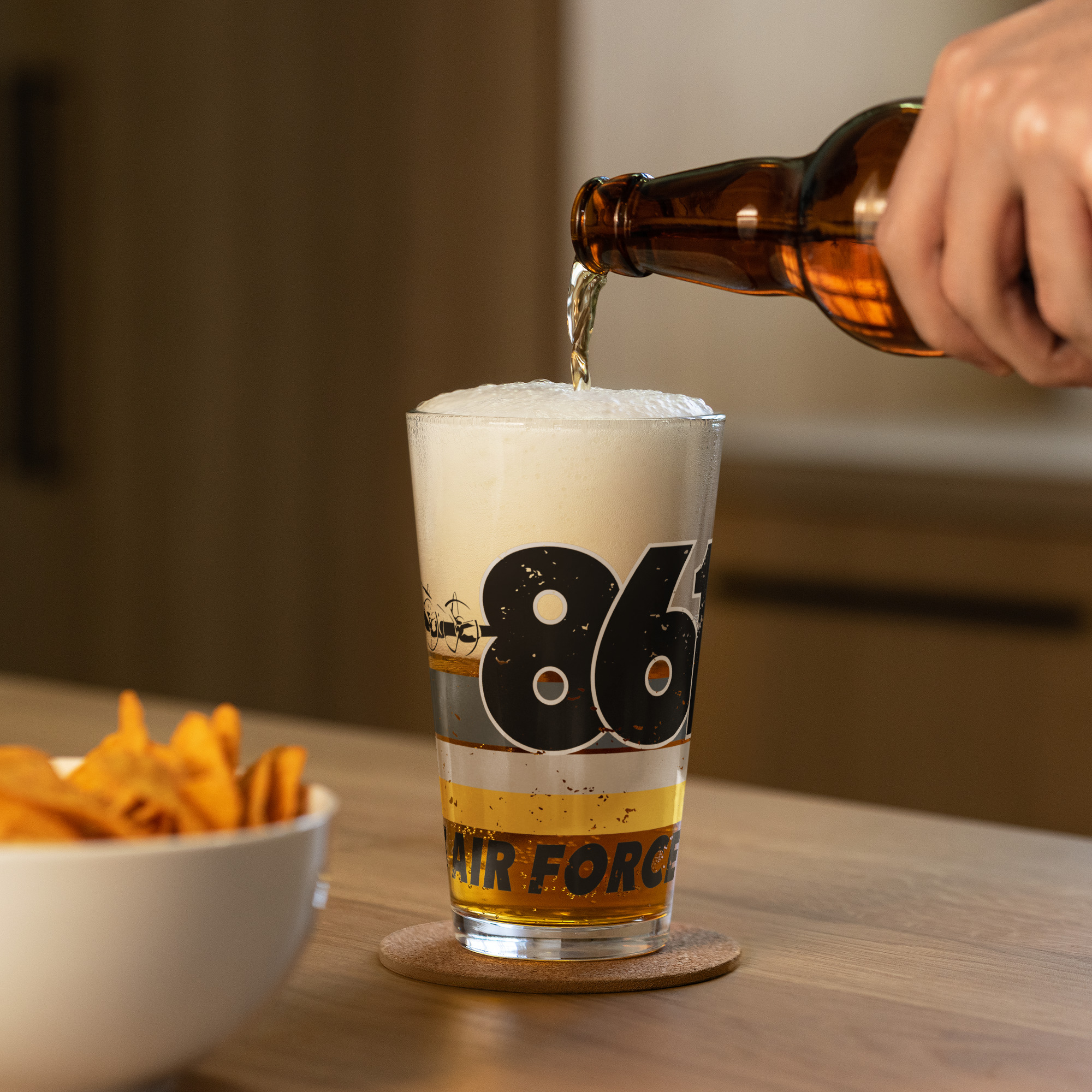 8610 Retro Pint Glass