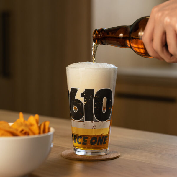 8610 Retro Pint Glass - Image 2